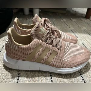 Adidas Swift Run